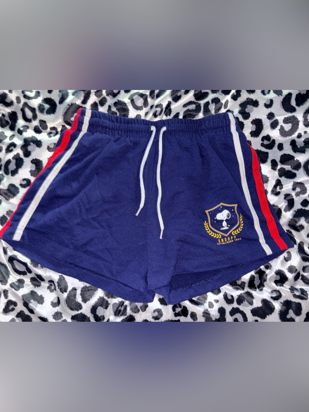Women’s XS Snoopy shorts